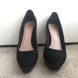 Vince Camuto Black Suede Pumps
